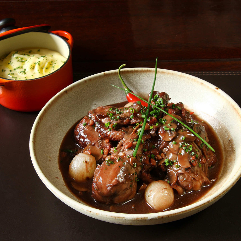 Pomaly varený kohút na víne s hubami - Le Coq au Vin Mijoté aux Cèpes 400g